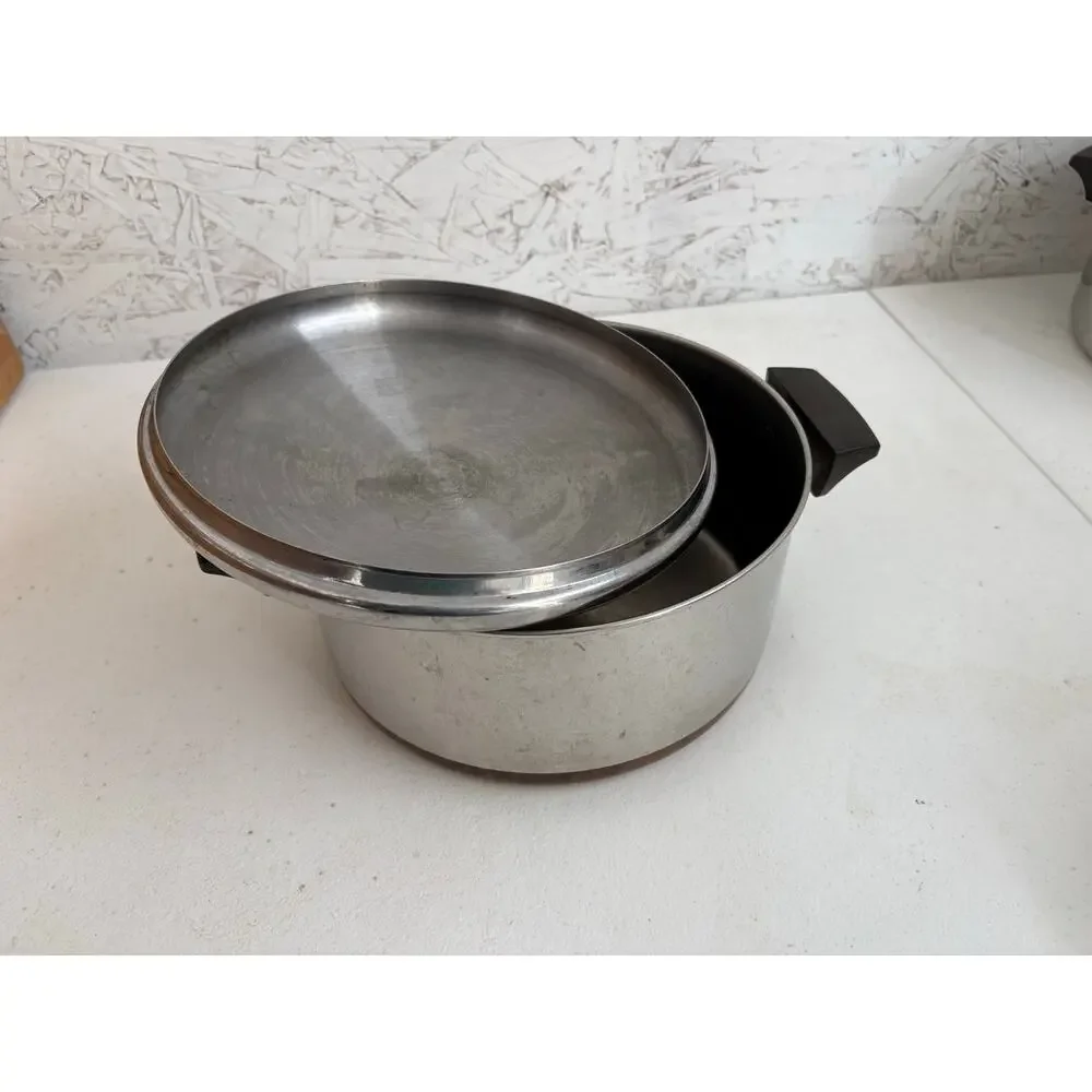 Vintage Revere Ware 1801 copper clad bottom 4 1/2 qt stock pot and lid